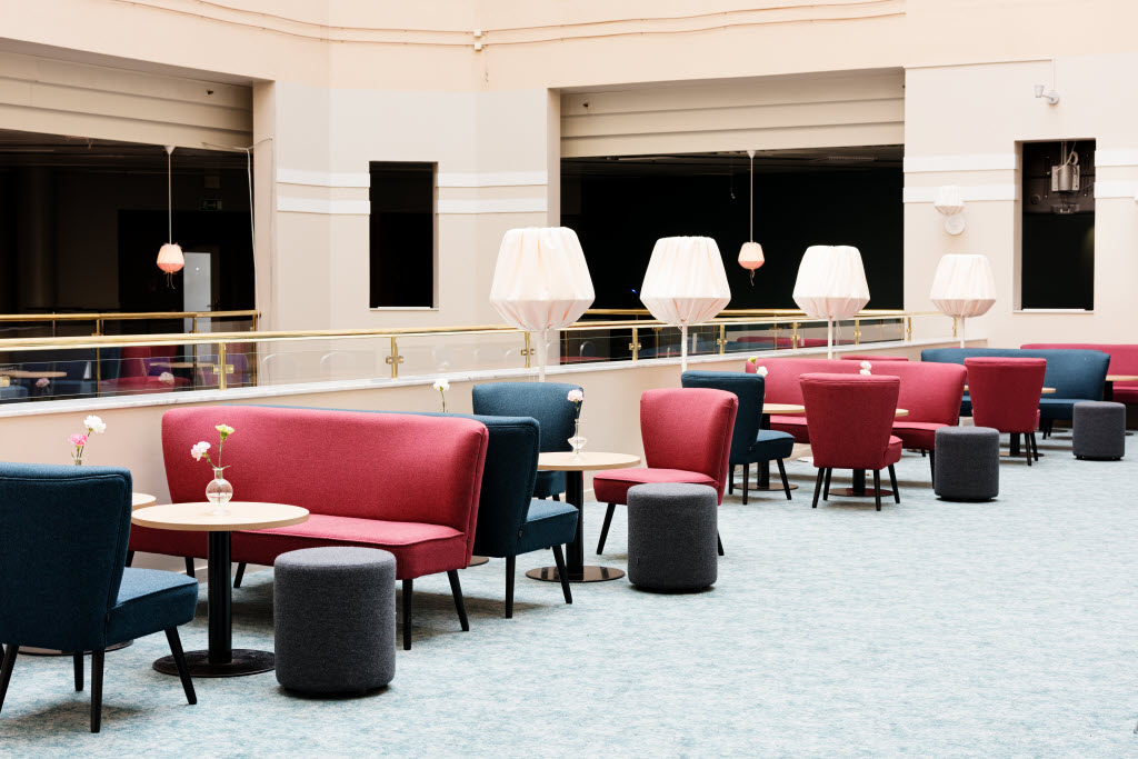 Kuvaoikeudet:: Bilden får i obegränsad omfattning publiceras av Scandic AB, i såväl interna som externa kanaler. Scandic-Crown-Conference-Breakout-Balcony.jpg